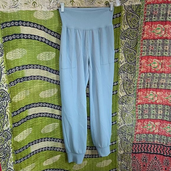 Athleta Sage Green Salutation Rib Jogger Size Small - Picture 4 of 16